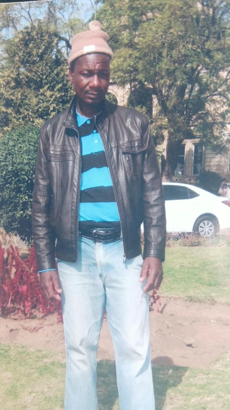 Abhula esel’ amapolisa ase Mthatha ekhangela uKhwelemthini